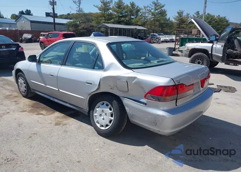 2001 Honda Accord 2.3 Lx из США, поврежденный, VIN 1HGCG66561A009295